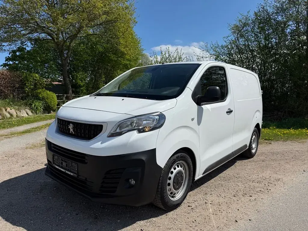 Gebraucht Peugeot Expert Premium 116 PS (85 kW) 2018 Weiß Van