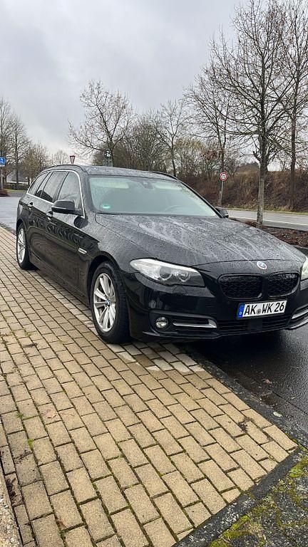 Gebraucht BMW 520 Sport Line 184 PS (135 kW) 2014 Schwarz Kombi