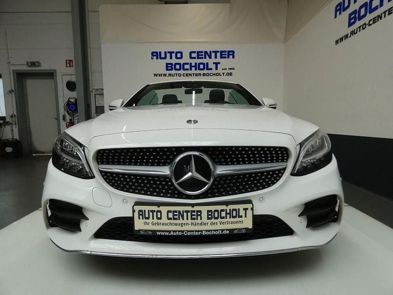Weiß Gebraucht 2019 Mercedes C180 AMG line Cabrio | 25.900 € (Guter Preis) - Bild 1/4