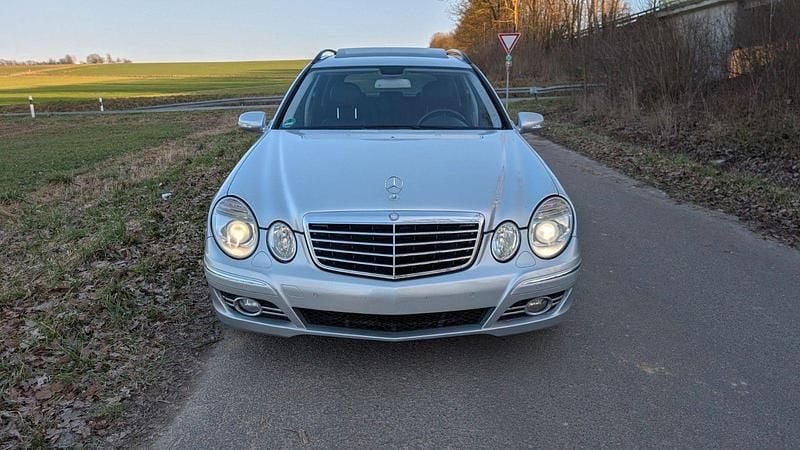 Gebraucht Mercedes E320 Avantgarde 224 PS (164 kW) 2009 Silber Kombi
