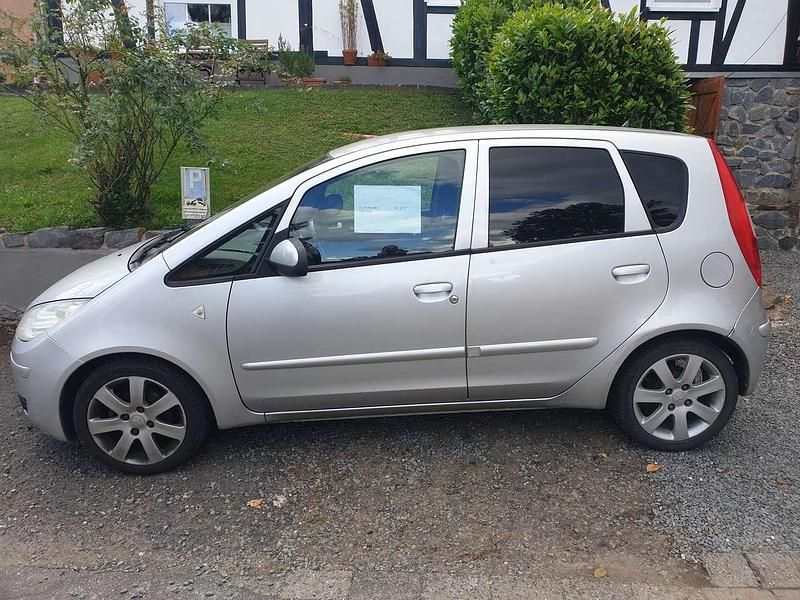 Grau Gebraucht 2006 Mitsubishi Colt Motion Limousine | 800 € (Superpreis) - Bild 1/4