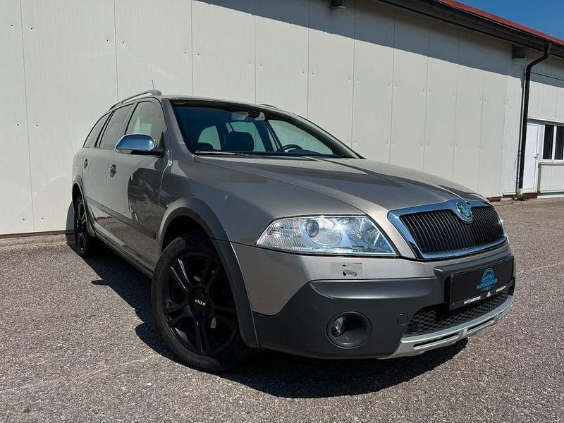 Beige Gebraucht 2008 Skoda Octavia Scout 4x4 Kombi | 7.999 € (Teuer) - Bild 1/4