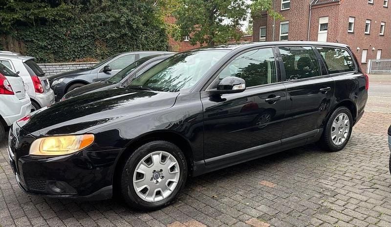 Schwarz Gebraucht 2009 Volvo V70 Kinetic Kombi | 5.495 € (Guter Preis) - Bild 1/4