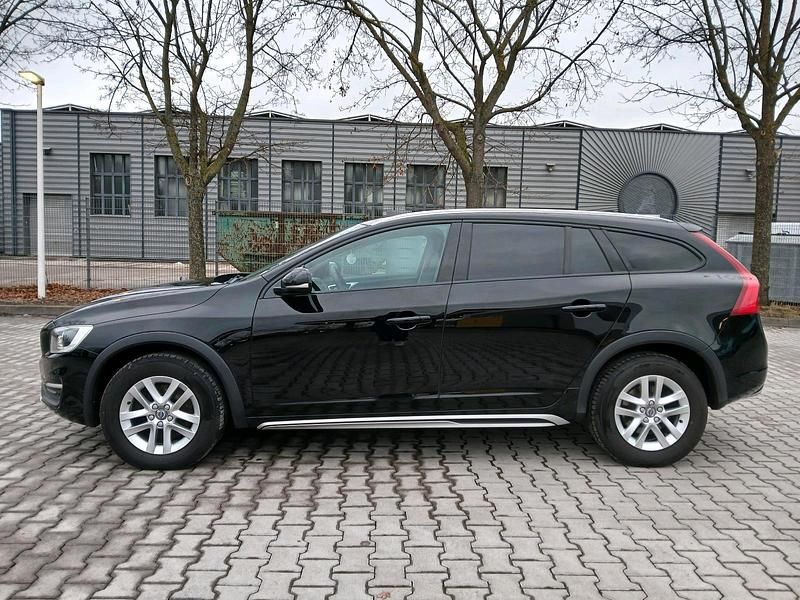 Gebraucht Volvo V60 CC 190 PS (139 kW) 2016 Schwarz Kombi