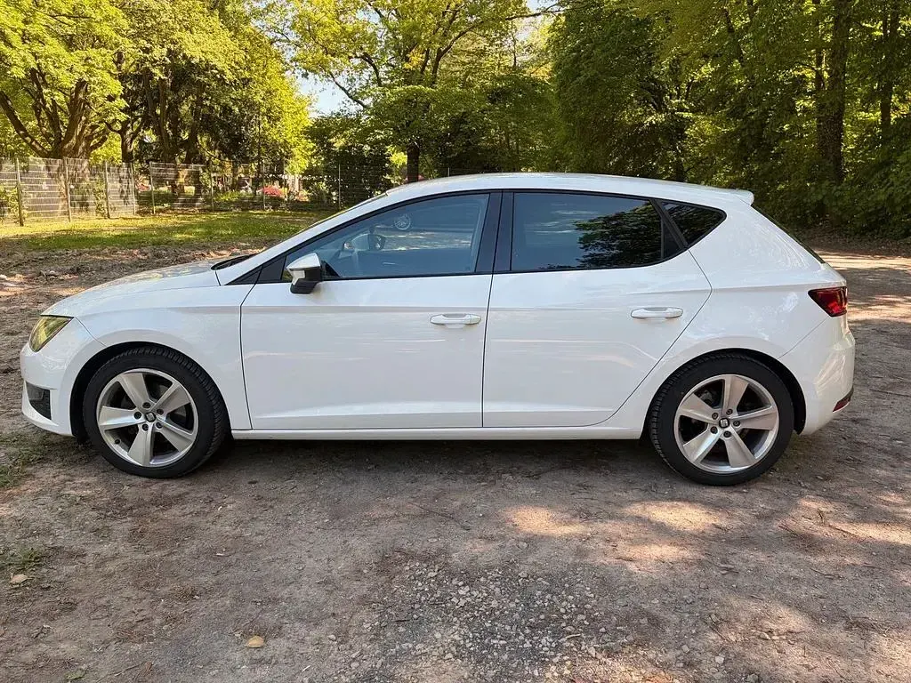 Second-hand Seat Leon FR 125 CP (91 kW) 2015 Alb Berlinǎ
