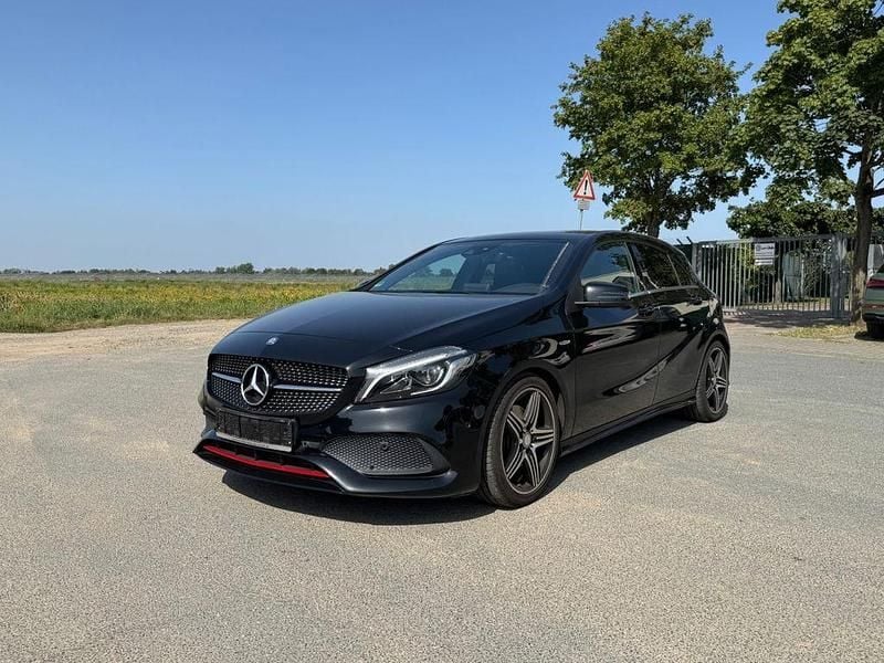 Schwarz Gebraucht 2016 Mercedes A250 Sportline Limousine | 24.790 € (Teuer) - Bild 1/4