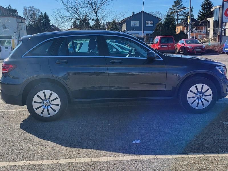 Gebraucht Mercedes GLC300e 194 PS (142 kW) 2022 Grau SUV