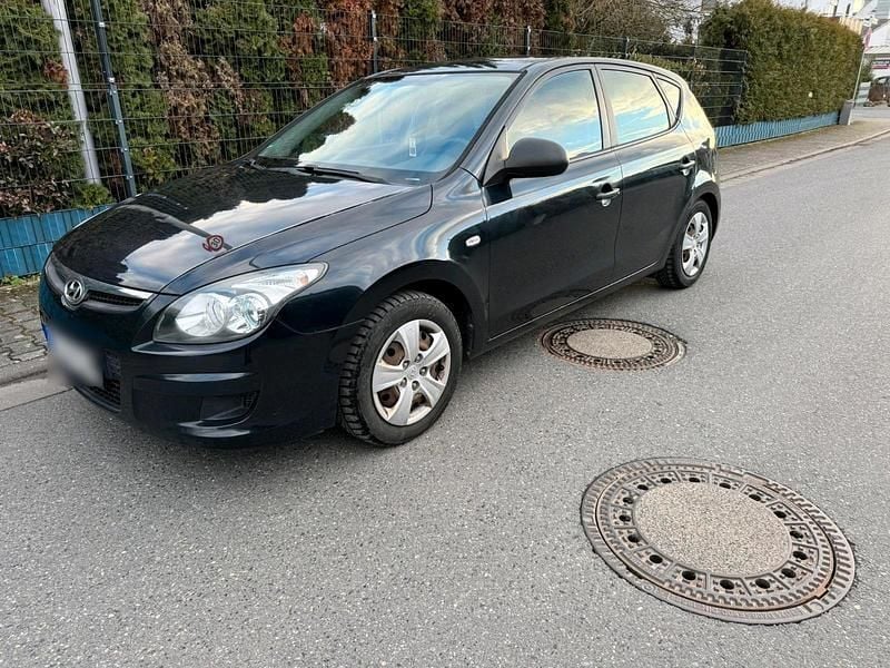 Gebraucht Hyundai i30 109 PS (80 kW) 2009 Schwarz Limousine