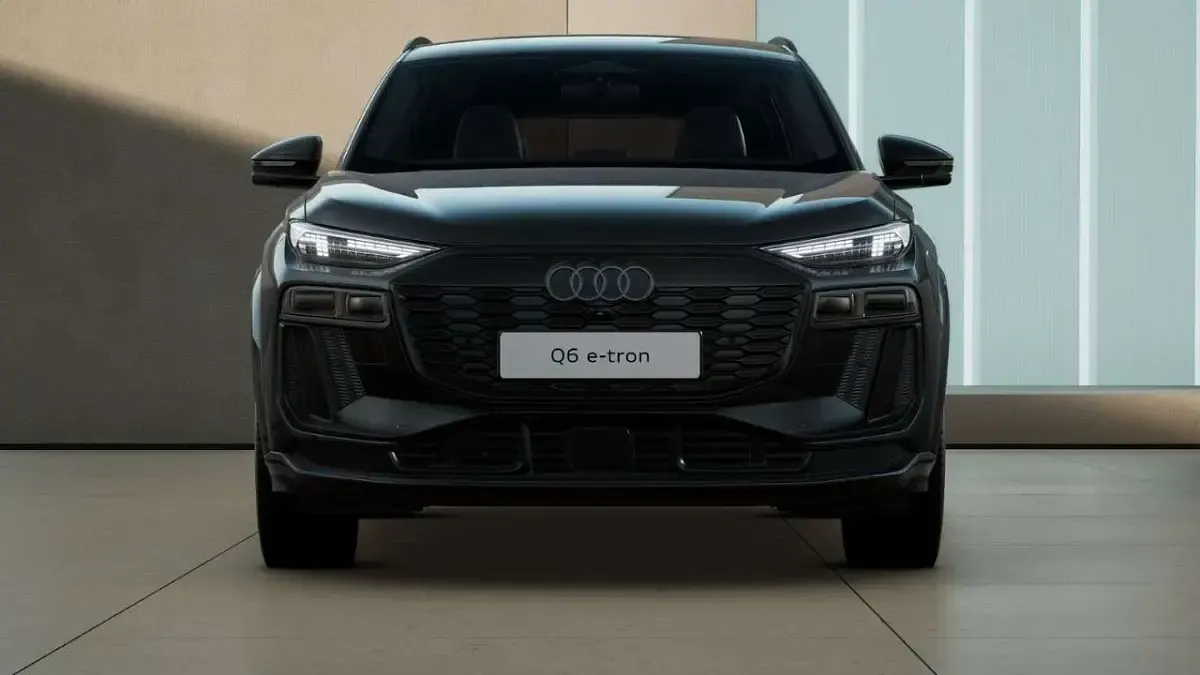 Neu Audi Q6 e-tron Performance 225 kW (306 PS) 2026 Manhattangraumetallic SUV
