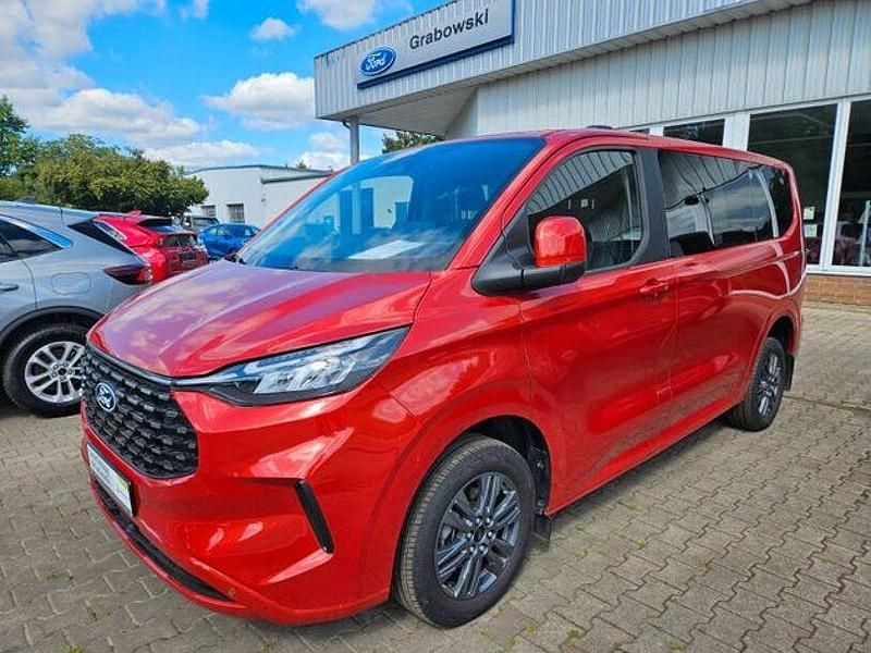 Rot Gebraucht 2024 Ford Tourneo Custom Titanium Van / Kleinbus | 43.900 € (Teuer) - Bild 1/4