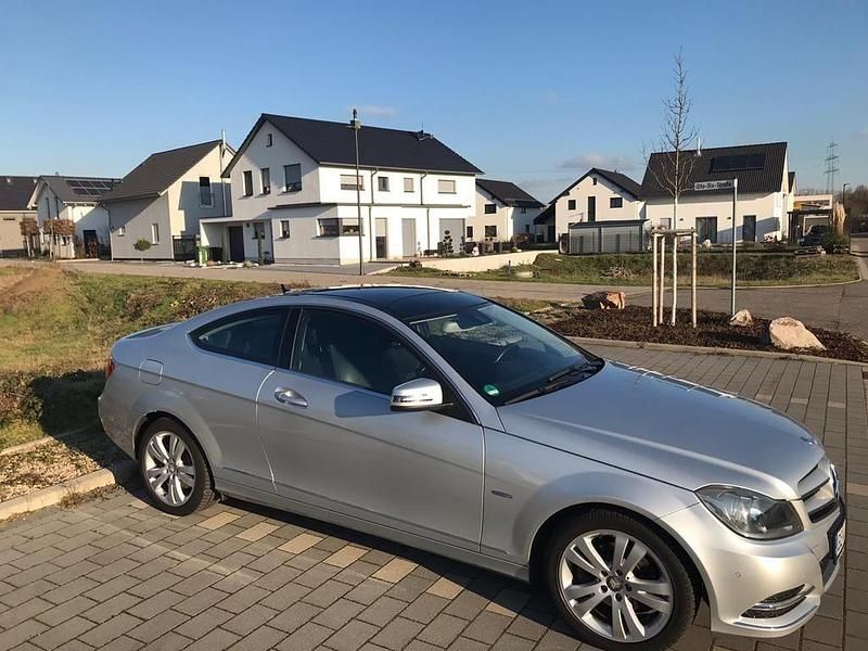 Gebraucht Mercedes C250 204 PS (150 kW) 2012 Silber Coupé