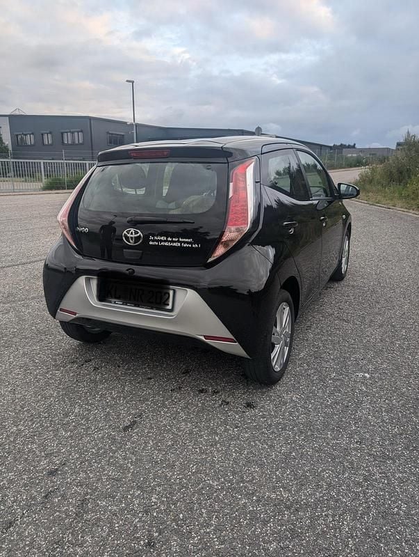Schwarz Gebraucht 2018 Toyota Aygo Edition Kleinwagen | 6.000 € (Guter Preis) - Bild 1/4