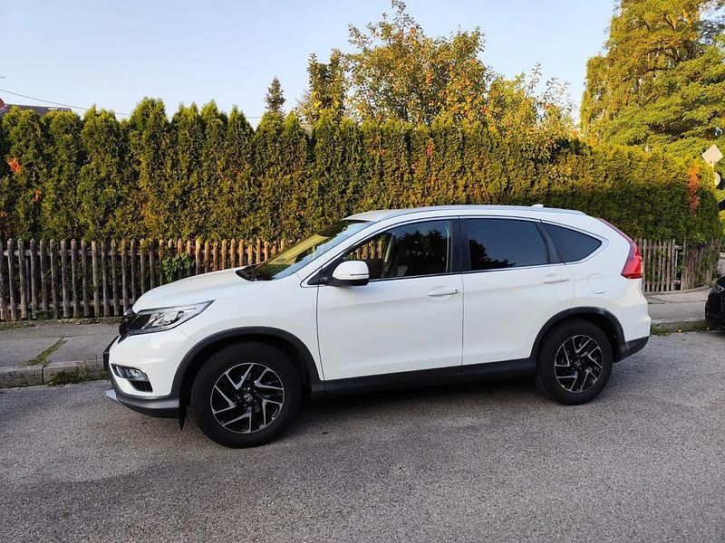 Weiß Gebraucht 2017 Honda CR-V Elegance SUV | 12.900 € (Fairer Preis) - Bild 1/4