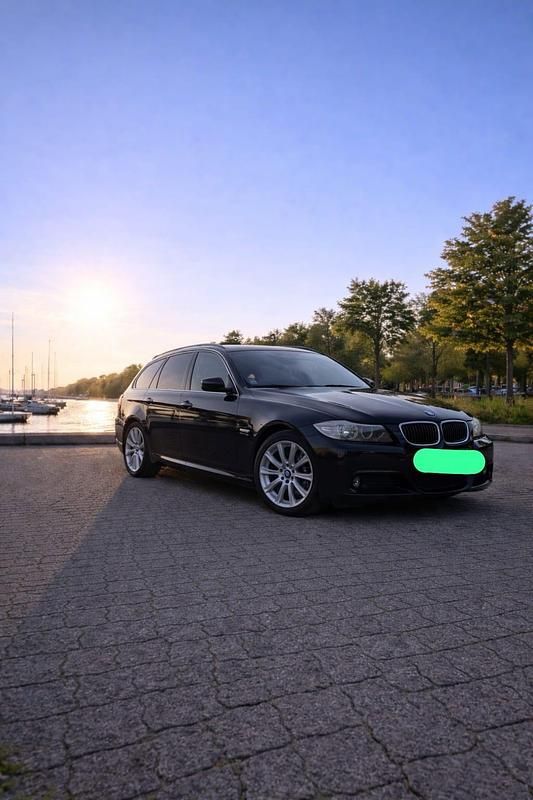 Gebraucht BMW 325 218 PS (160 kW) 2011 Schwarz Kombi
