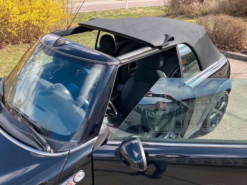 Gebraucht Mini Cooper S Cabriolet 184 PS (135 kW) 2011 Schwarz Cabrio