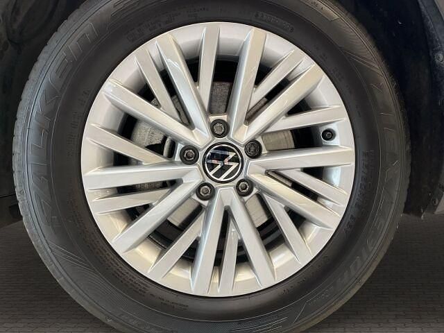 Gebraucht VW T-Roc Basis 110 PS (80 kW) 2022 Deep black perleffekt SUV