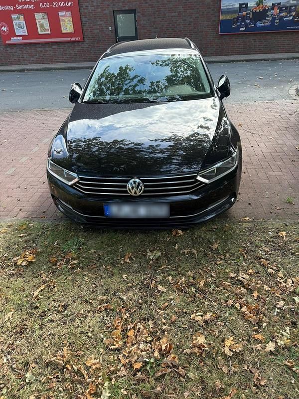 Schwarz Gebraucht 2017 VW Passat Kombi | 6.900 € (Superpreis) - Bild 1/4