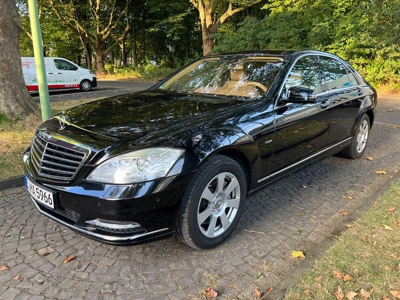 Schwarz Gebraucht 2012 Mercedes S350 Limousine | 22.900 € (Fairer Preis) - Bild 1/4