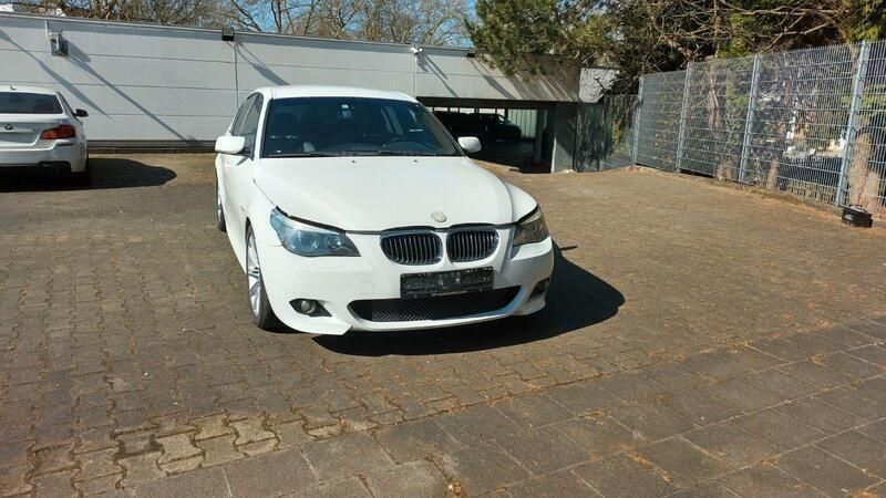 Gebraucht BMW 525 M Sport 218 PS (160 kW) 2006 Weiß Limousine