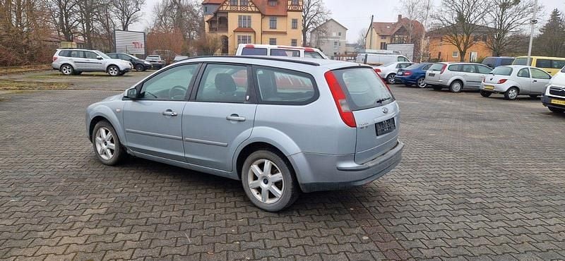 Gebraucht Ford Focus Ghia 136 PS (100 kW) 2005 Grau Kombi