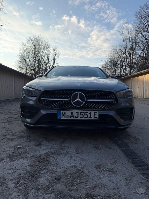 Gebraucht Mercedes CLA250e 218 PS (160 kW) 2022 Grau Limousine