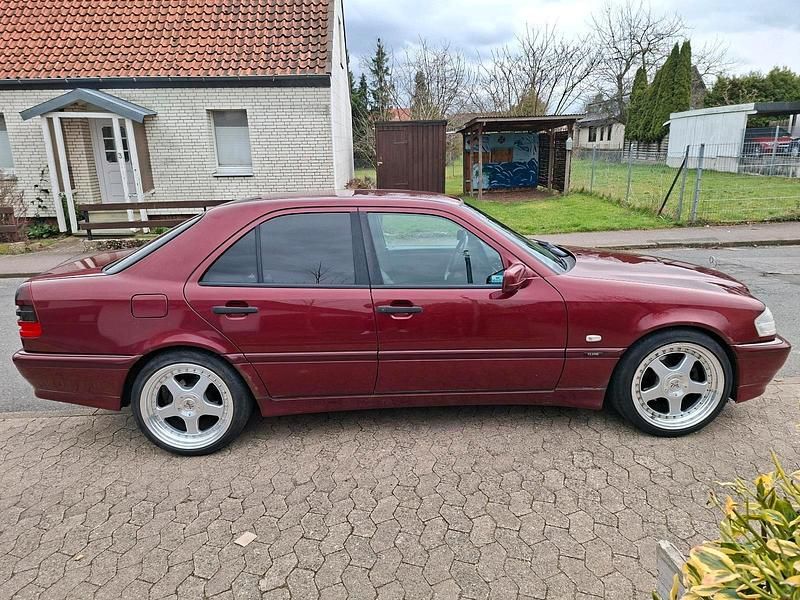 Gebraucht Mercedes C180 122 PS (89 kW) 1998 Rot Limousine