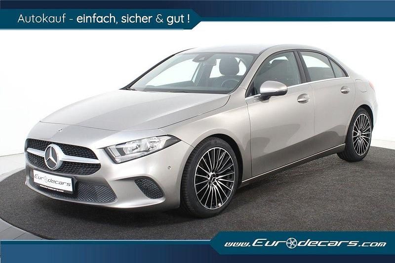 Beige Gebraucht 2019 Mercedes A200 AMG Limousine | 19.850 € (Guter Preis) - Bild 1/4