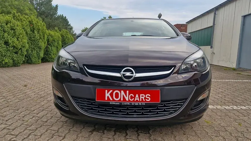 Gebraucht Opel Astra Edition 116 PS (85 kW) 2015 Braun Limousine