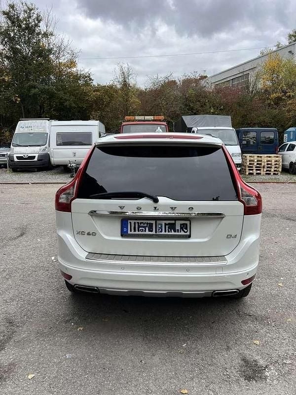 Gebraucht Volvo XC60 Kinetic 190 PS (139 kW) 2016 Weiß SUV
