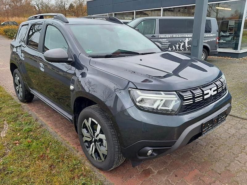 Grau Gebraucht 2023 Dacia Duster Journey SUV | 19.990 € (Fairer Preis) - Bild 1/4