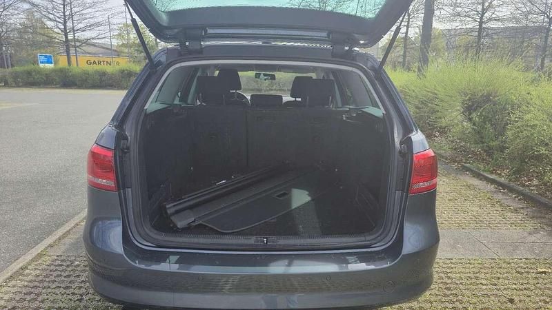 Gebraucht VW Passat Trendline 122 PS (89 kW) 2012 Grau Kombi