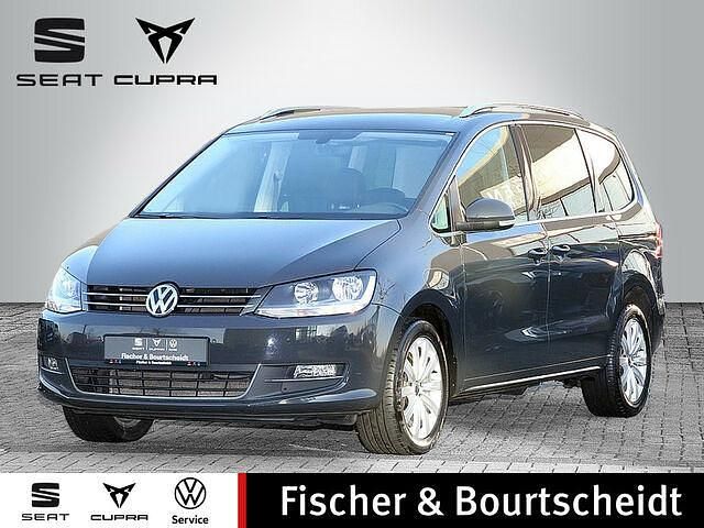 Grau Gebraucht 2017 VW Sharan Highline Van / Kleinbus | 17.980 € (Superpreis) - Bild 1/2
