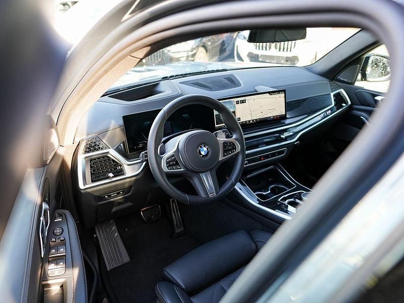 Gebraucht BMW X5 M Sport 298 PS (219 kW) 2025 Skyscraper grey metallic SUV