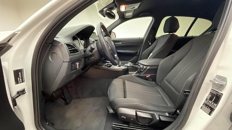 Gebraucht BMW 118 Sport Line 136 PS (100 kW) 2018 Alpinweiß uni Kleinwagen