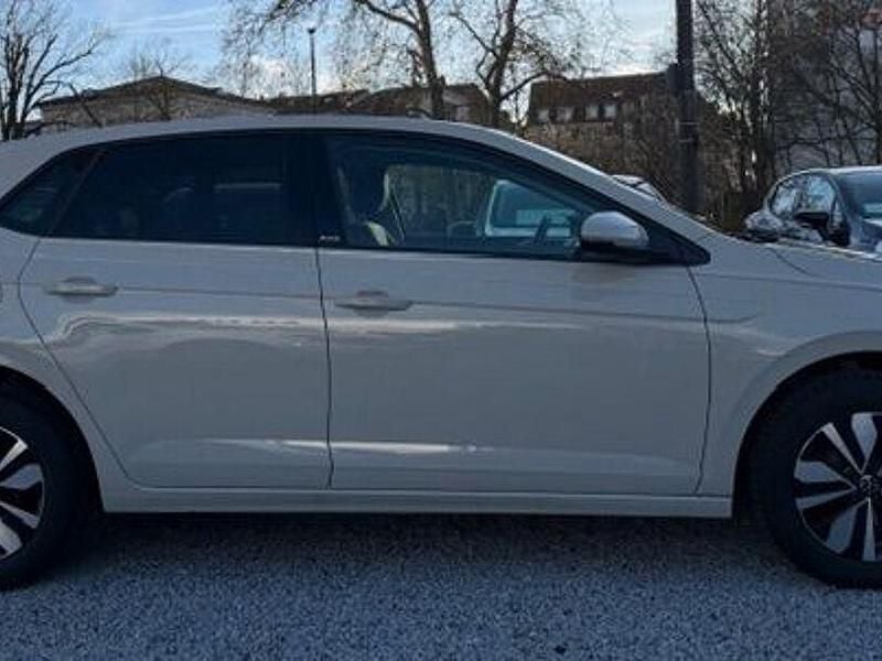 Gebraucht VW Polo Life 80 PS (58 kW) 2024 Schwarz Kleinwagen