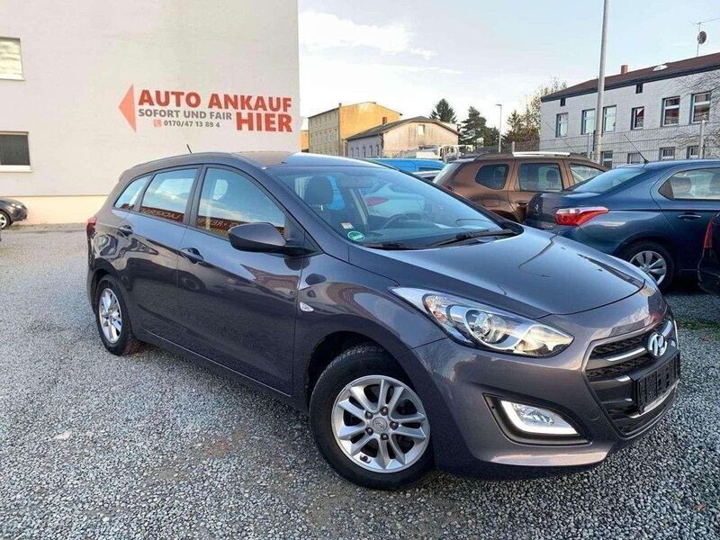 Gebraucht Hyundai i30 110 PS (80 kW) 2015 Grau Kombi