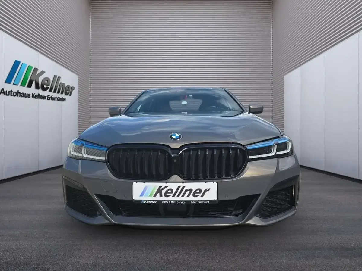 Gebraucht BMW 540 M Sport 340 PS (250 kW) 2023 Alvitgrau met. Kombi