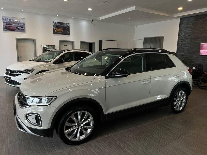 Grau Gebraucht 2022 VW T-Roc SUV | 24.485 € - Bild 1/4