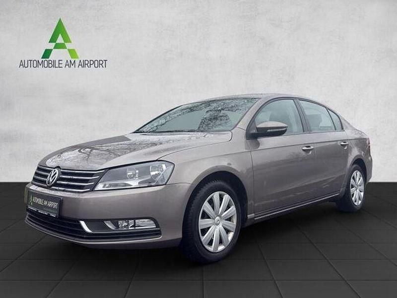 Gebraucht VW Passat Trendline 193 PS (141 kW) 2011 Braun Limousine