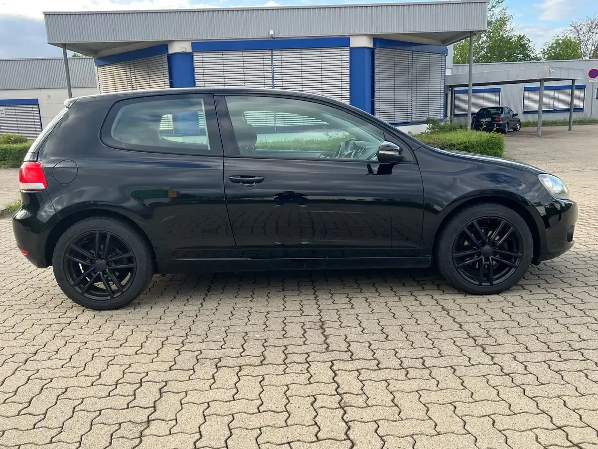 Second-hand VW Golf VI 80 CP (58 kW) 2009 Negru Hatchback
