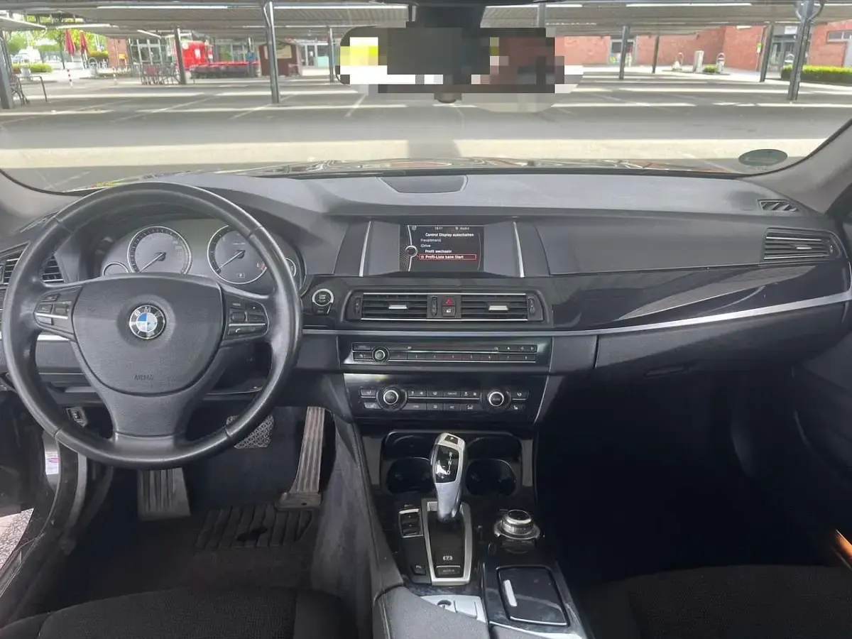 Gebraucht BMW 520 190 PS (139 kW) 2013 Schwarz Kombi