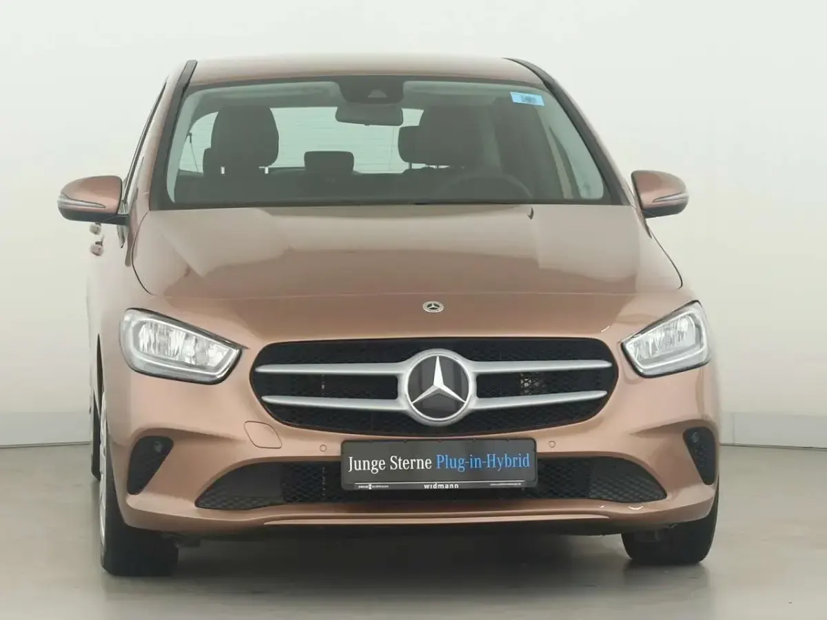 Second-hand Mercedes E250 160 CP (117 kW) 2022 Auriu Break