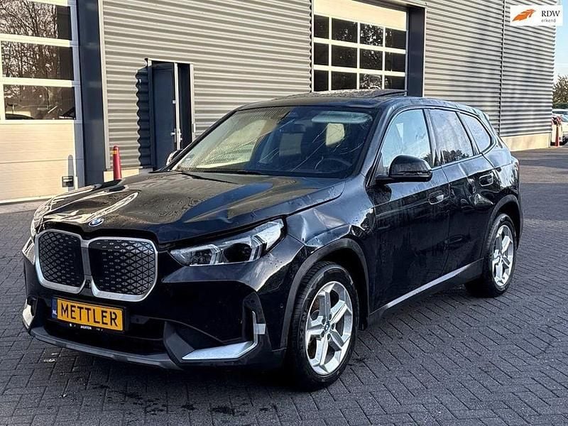 Gebraucht BMW iX1 225 kW (306 PS) 2025 Schwarz SUV