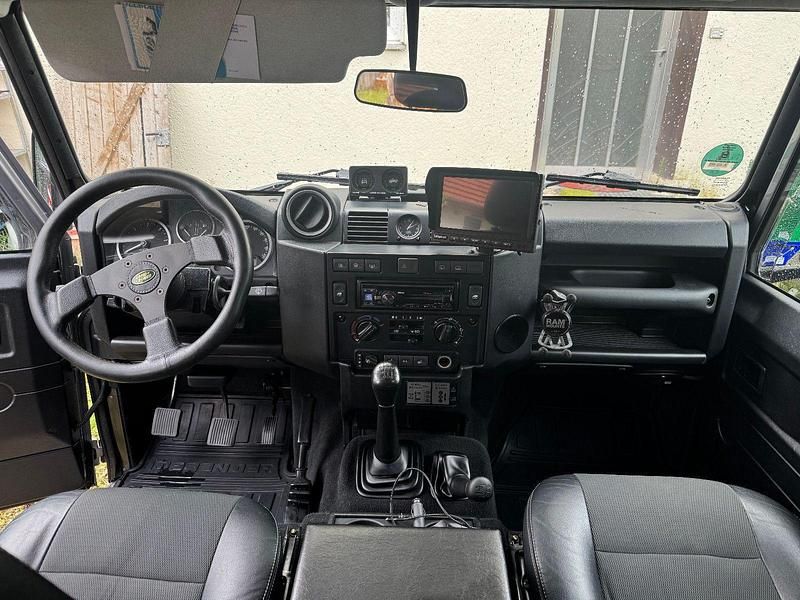 Gebraucht Land Rover Defender SE 122 PS (89 kW) 2012 Grau SUV