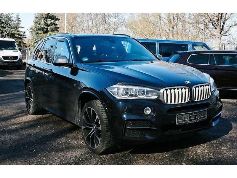 Gebraucht BMW X5 M50 381 PS (280 kW) 2016 Carbonschwarz (metallic) SUV