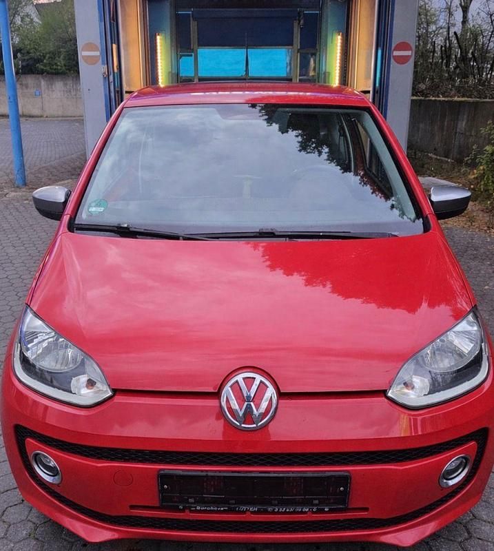 Second-hand VW up! 68 CP (50 kW) 2013 Roșu Hatchback