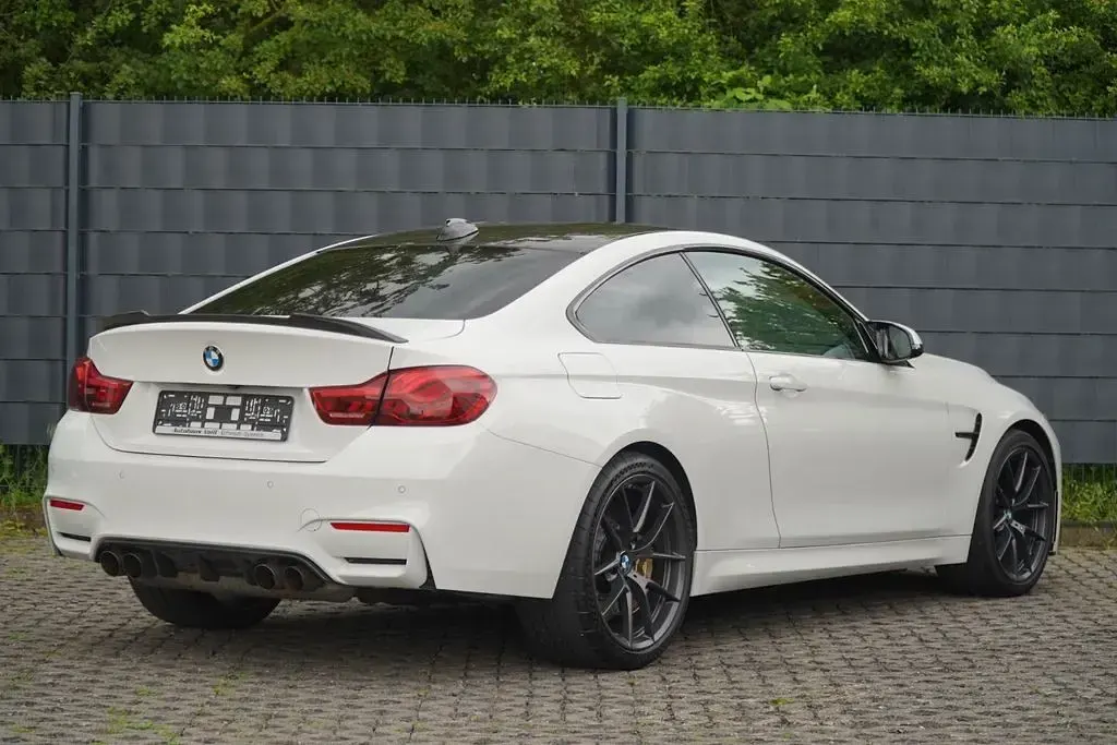 Używany BMW M4 Performance 460 KM (338 kW) 2019 Biały
