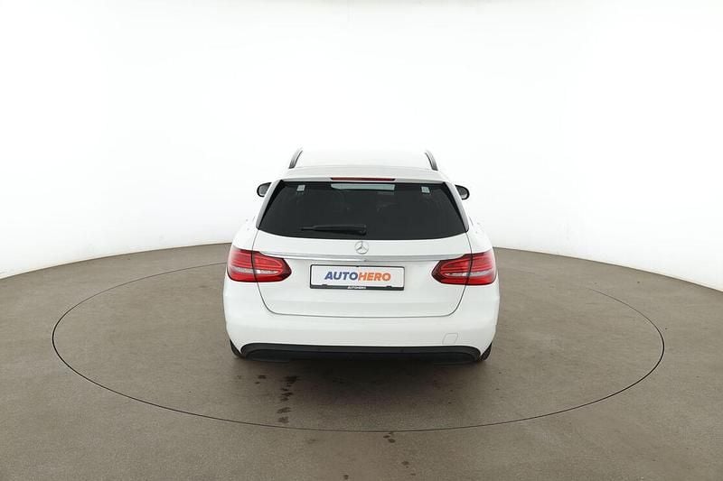 Gebraucht Mercedes C180 122 PS (89 kW) 2021 Weiß Kombi