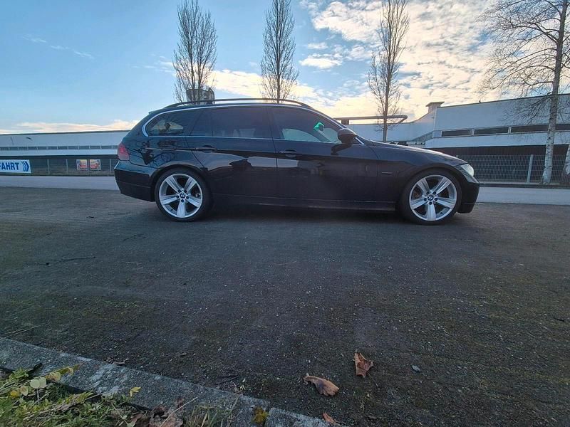 Gebraucht BMW 330 300 PS (220 kW) 2007 Schwarz Kombi