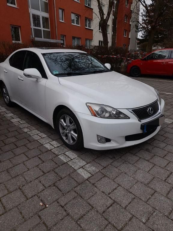 Gebraucht Lexus IS250 208 PS (152 kW) 2010 Weiß Limousine